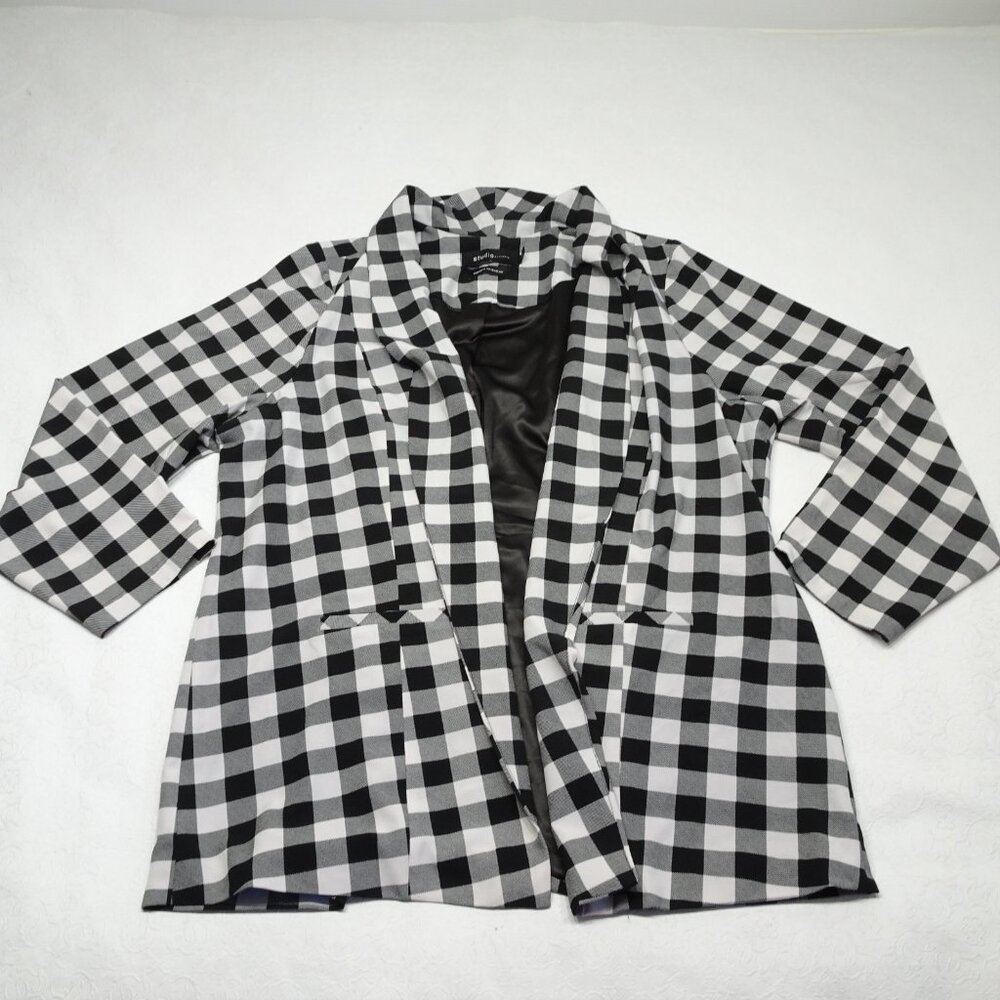 Studio by TORRID Plus Size 3X Classic Shawl Collar Plaid Open Blazer with Pocket - Picture 2 of 15
